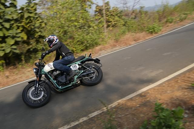 Front Right Three Quarter Image - 26415