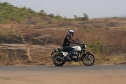 Royal Enfield Bear 650 Color Green