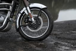 Royal Enfield Classic 350 Color Silver