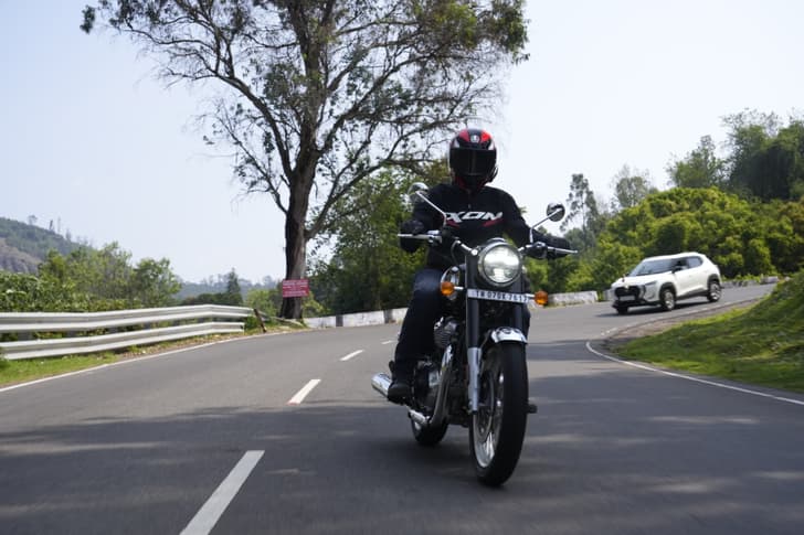 Royal Enfield Classic 650 Twin Front View