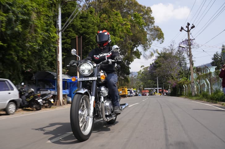 Royal Enfield Classic 650 Twin Front Right Three Quarter