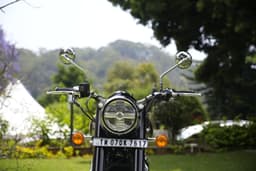 Royal Enfield Classic 650 Twin Front View