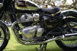 Royal Enfield Classic 650 Twin Front Right Three Quarter