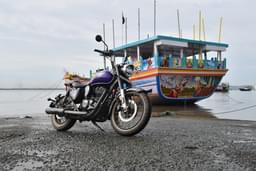 Royal Enfield Goan Classic 350 Front Left Three Quarter