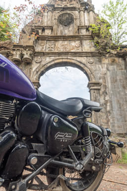 Royal Enfield Goan Classic 350 Front Left Three Quarter