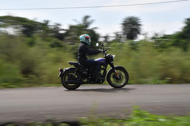 Front Right Three Quarter Image - 26443