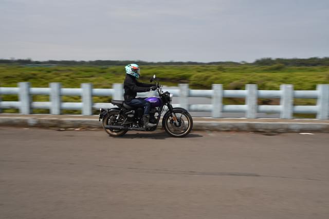 Front Right Three Quarter Image - 26450