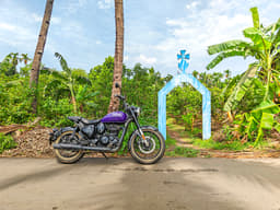 Royal Enfield Goan Classic 350 Front Left Three Quarter