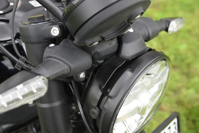 Headlight Image - 26180