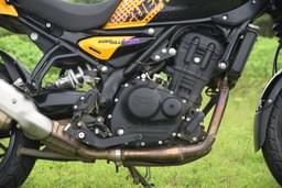 Royal Enfield Guerrilla 450 Color Yellow, Black