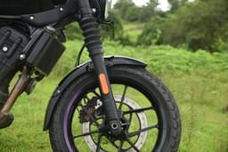 Royal Enfield Guerrilla 450 Color Black