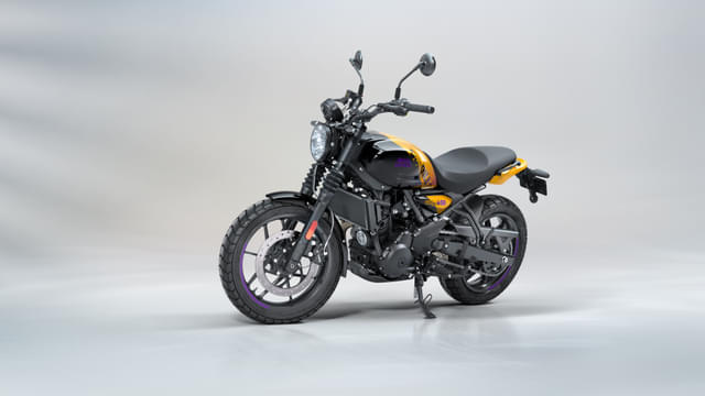 Front Left Three Quarter Image - 26275