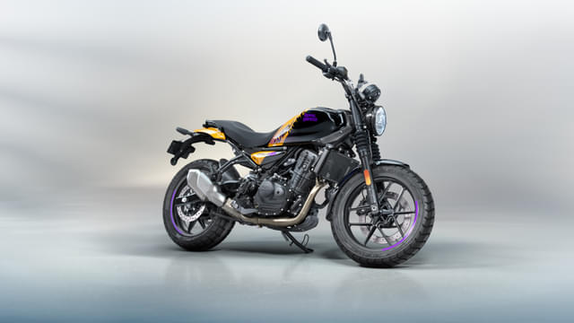 Front Right Three Quarter Image - 26285