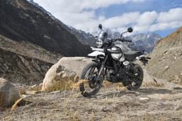 Royal Enfield Himalayan Front Right Three Quarter