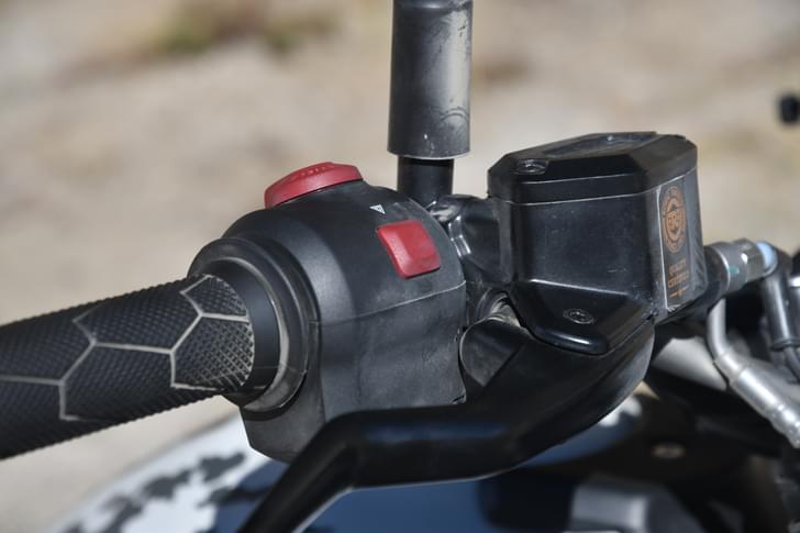 Royal Enfield Himalayan Color Black