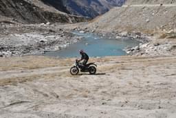 Royal Enfield Himalayan Color Black, Gray