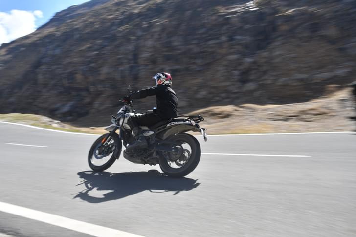 Royal Enfield Himalayan Front Left Three Quarter