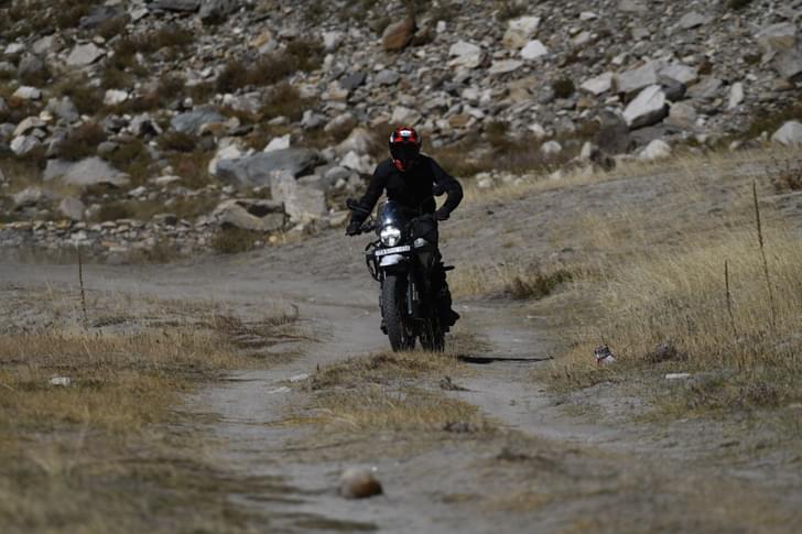 Royal Enfield Himalayan Color Black, Red