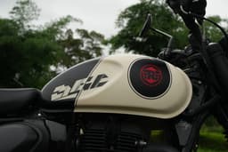 Royal Enfield Hunter 350 Closed Fuel Lid