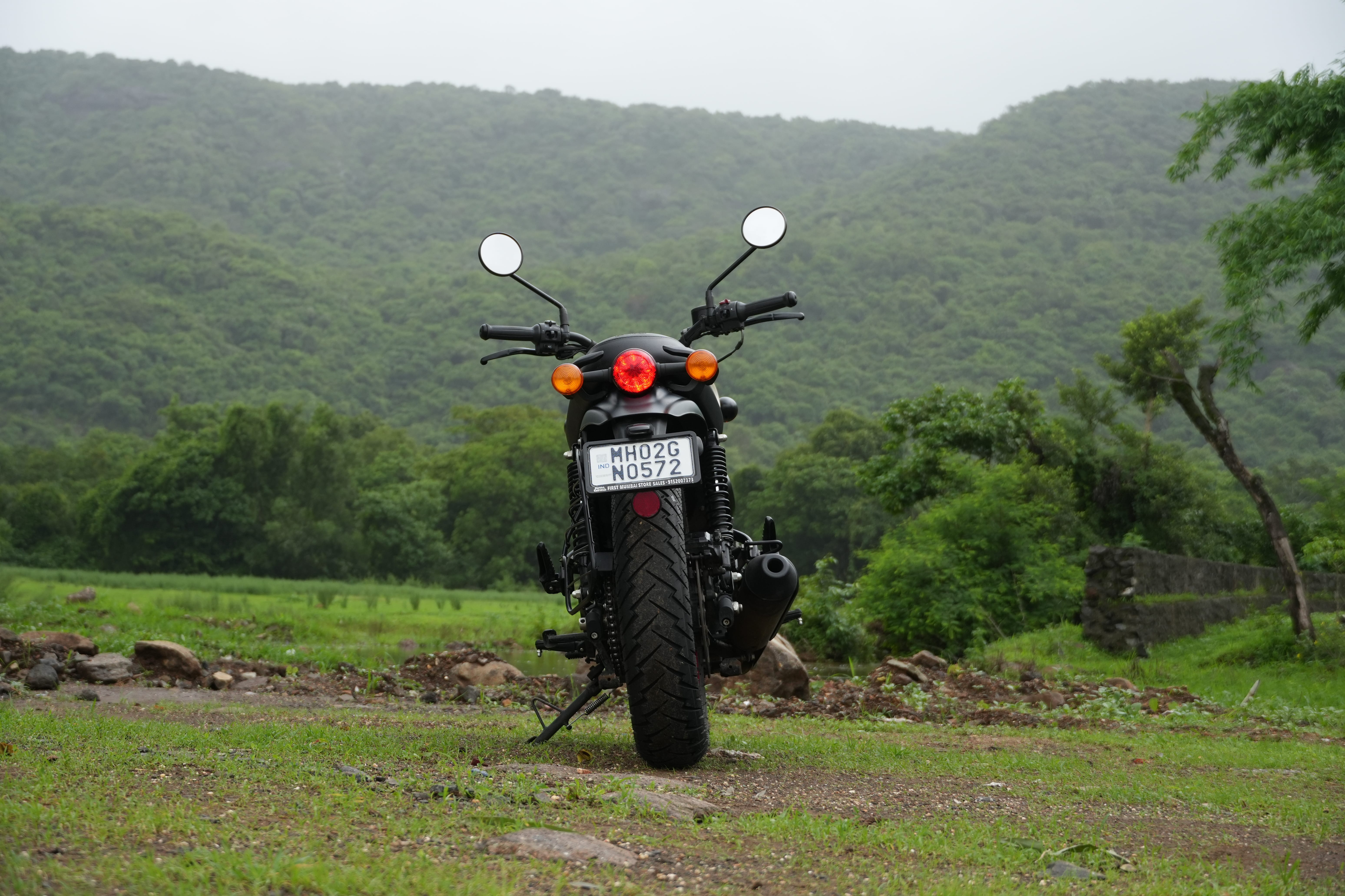 Royal Enfield Hunter 350 Rear View Image – Hunter 350 Photos in India ...