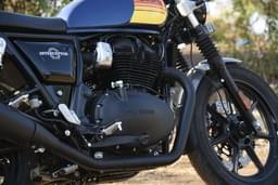 Royal Enfield Interceptor 650 Front Right Three Quarter