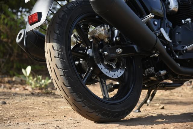 Rear Right Three Quarter Image - 26331