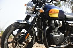 Royal Enfield Interceptor 650 Front View