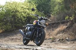 Royal Enfield Interceptor 650 Front Right Three Quarter