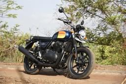 Royal Enfield Interceptor 650 Front Right Three Quarter