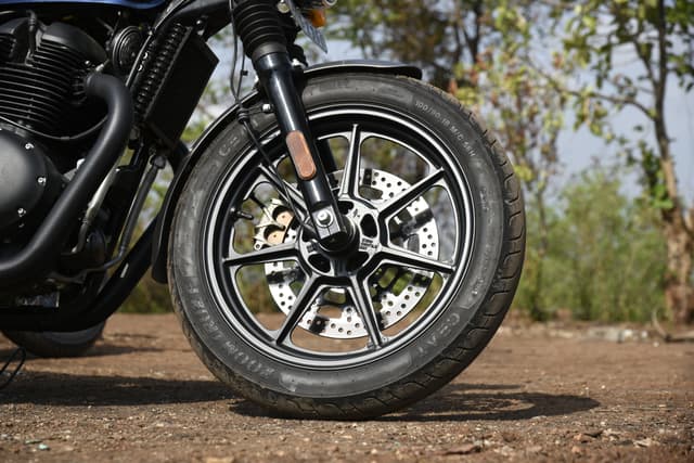 Front Wheels Image - 26425