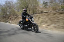 Royal Enfield Interceptor 650 Front Right Three Quarter