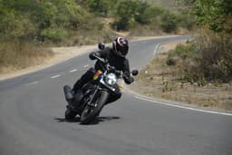 Royal Enfield Interceptor 650 Front Right Three Quarter