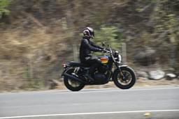 Royal Enfield Interceptor 650 Front Right Three Quarter