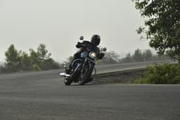 Royal Enfield Meteor 350 Front Right Three Quarter