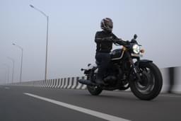 Royal Enfield Shotgun 650 Front Left Three Quarter