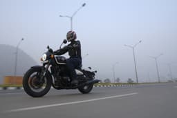 Royal Enfield Shotgun 650 Front Right Three Quarter