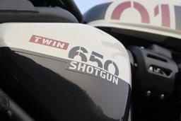 Royal Enfield Shotgun 650 Color Black