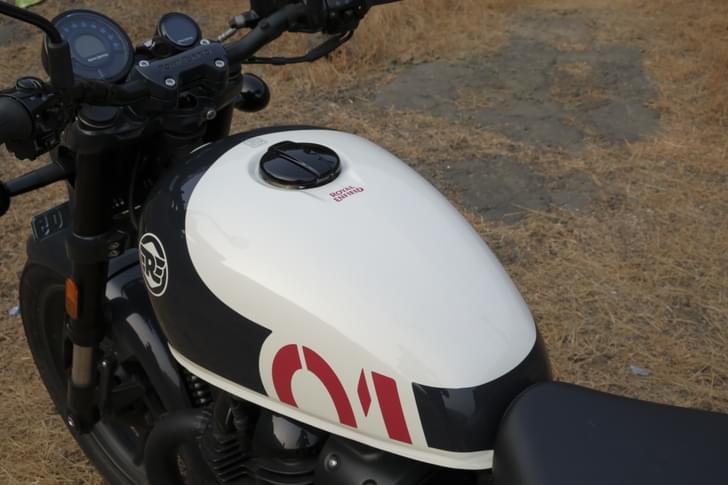 Royal Enfield Shotgun 650 Color White
