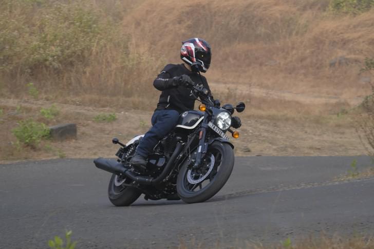 Royal Enfield Shotgun 650 Front Right Three Quarter