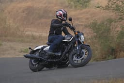 Royal Enfield Shotgun 650 Front Right Three Quarter