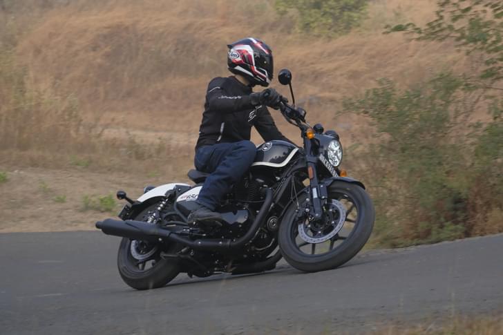 Royal Enfield Shotgun 650 Front Right Three Quarter