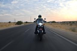 Royal Enfield Super Meteor 650 Front View