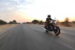 Royal Enfield Super Meteor 650 Color Red