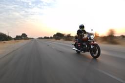 Royal Enfield Super Meteor 650 Color Red