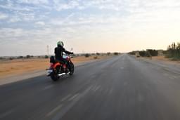 Royal Enfield Super Meteor 650 Color Red