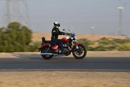 Royal Enfield Super Meteor 650 Front Right Three Quarter