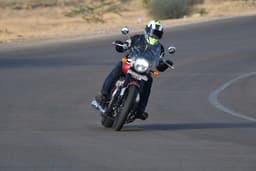 Royal Enfield Super Meteor 650 Front Left Three Quarter