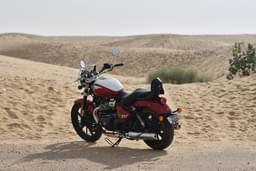 Royal Enfield Super Meteor 650 Front Right Three Quarter