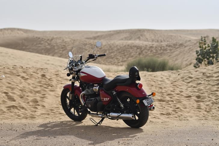 Royal Enfield Super Meteor 650 Front Right Three Quarter