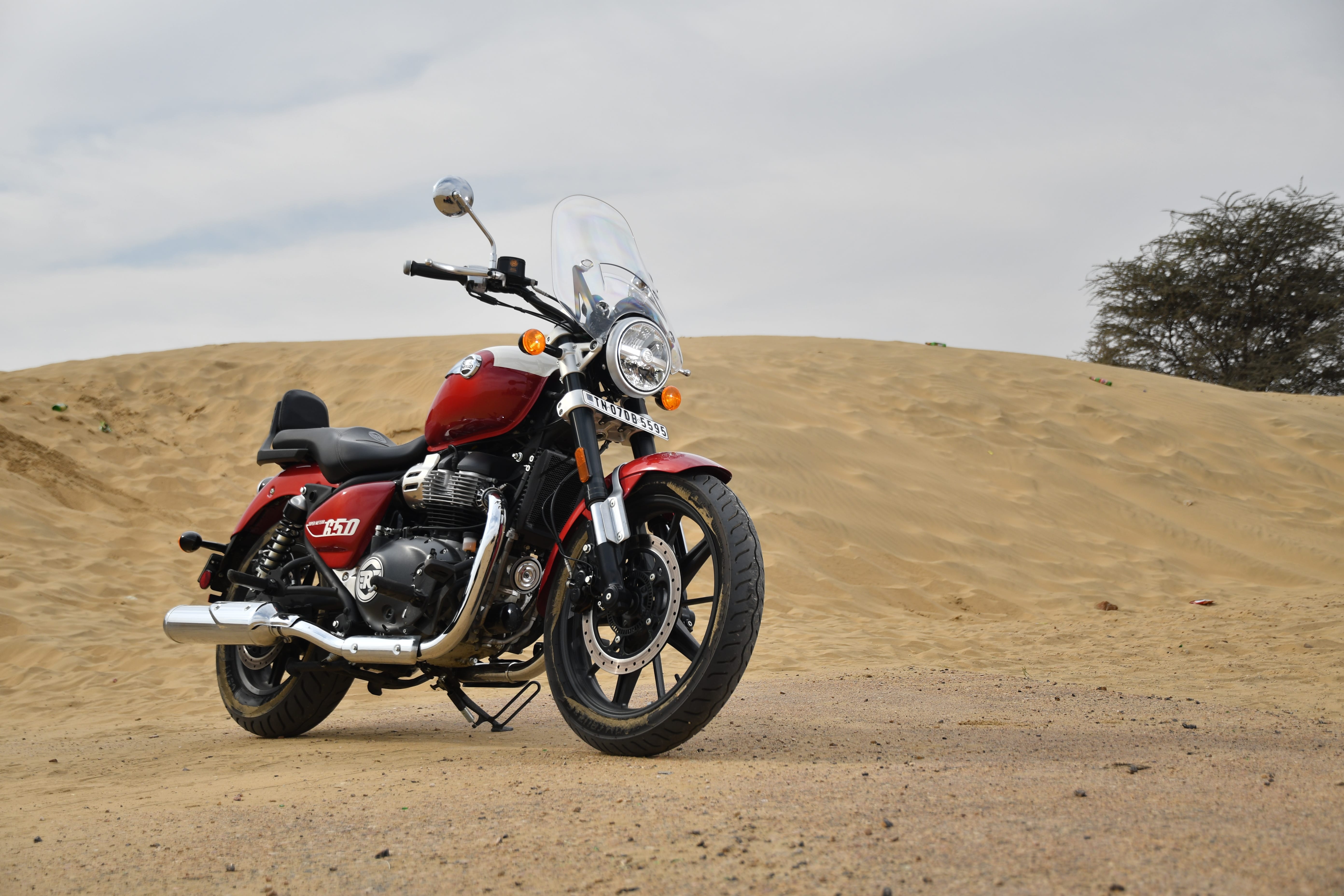 Royal Enfield Super Meteor 650 On Road Price in Delhi Starts at